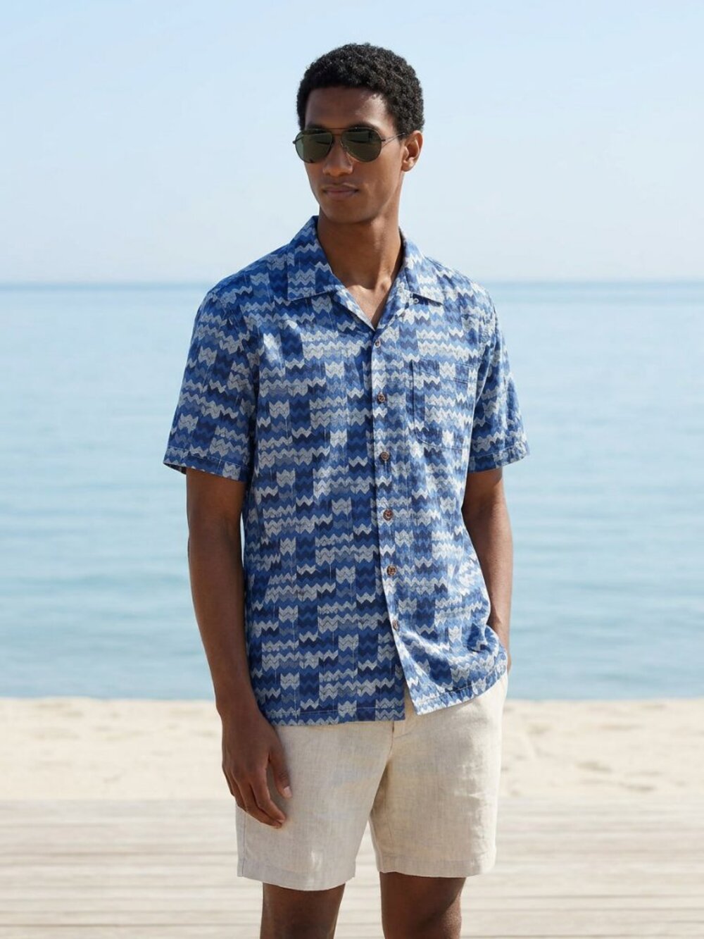 L.L. Bean Men's 100% Cotton Button Down Tropical Shirt Size M